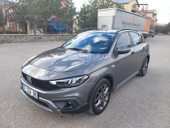 Sahibinden Fiat Egea Cross 1.5 T4 Urban 2022 Model Erzurum 47.000 km Füme