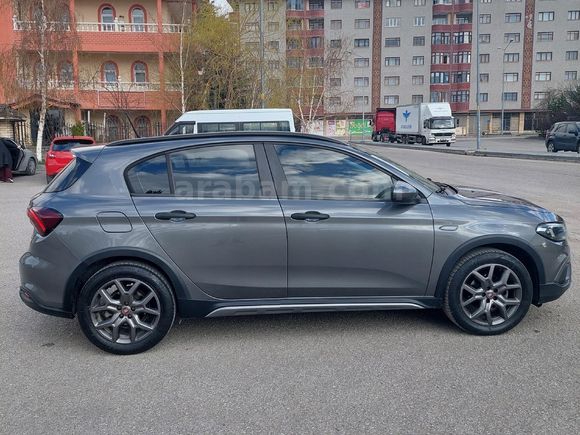 Sahibinden Fiat Egea Cross 1.5 T4 Urban 2022 Model Erzurum 47.000 km Füme