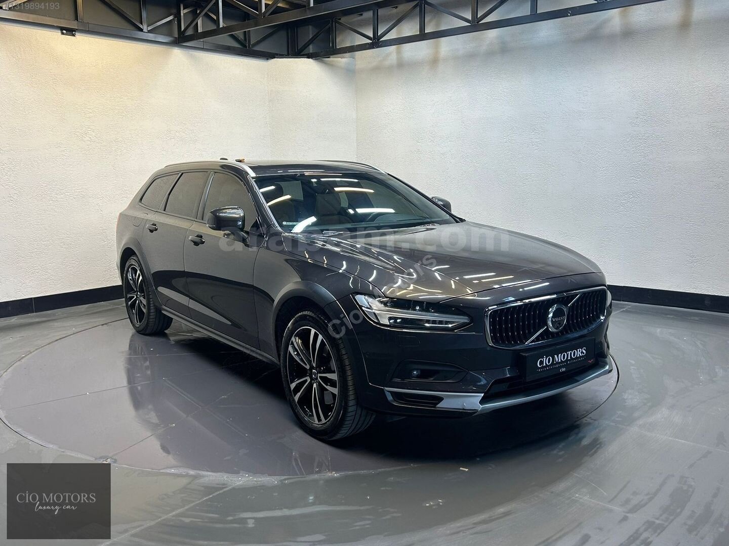 Galeriden Volvo V90 Cross Country 2.0 B5 Plus Bright 2020 Model İzmir 160.000 km Gri 2