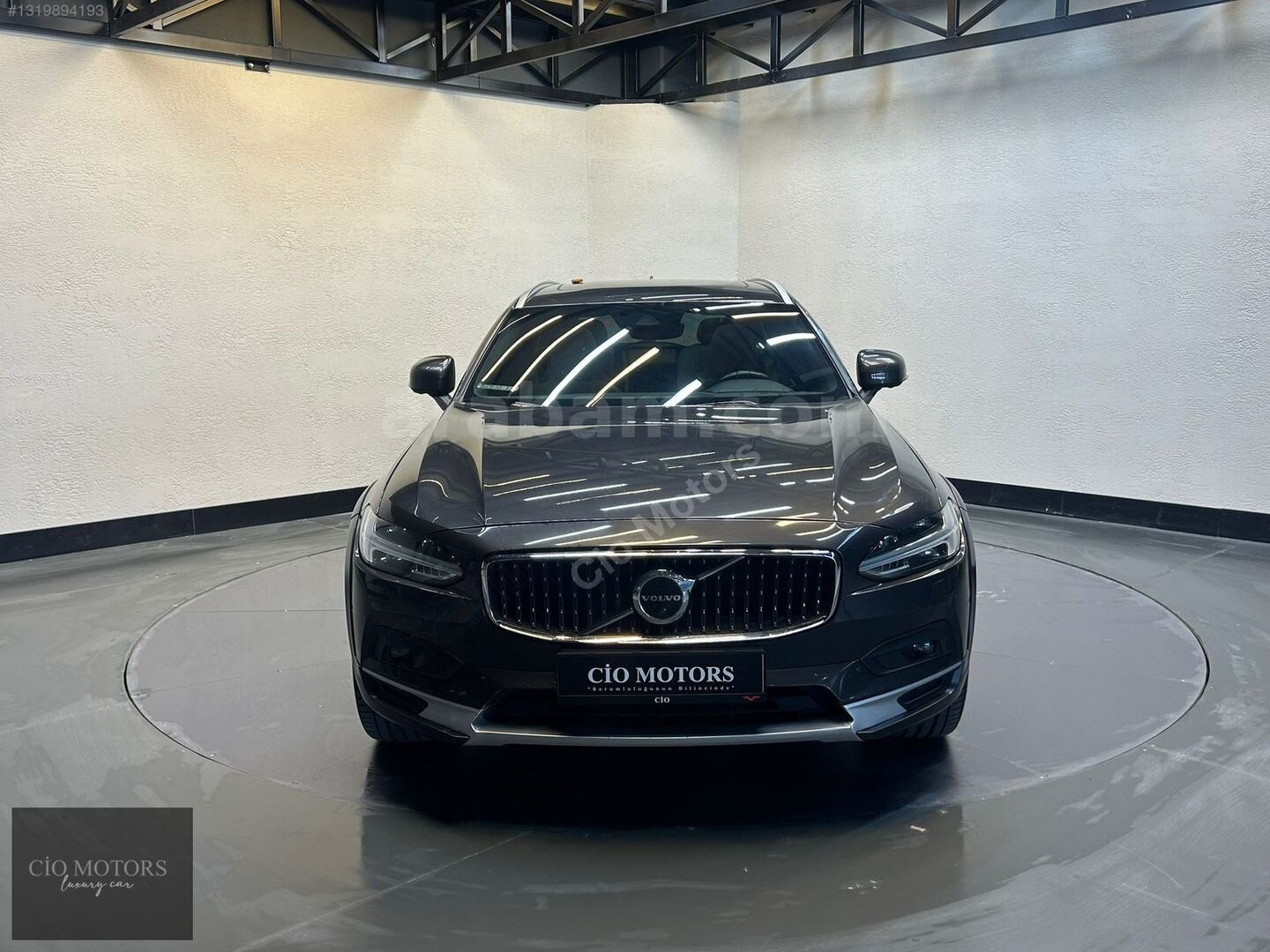 Galeriden Volvo V90 Cross Country 2.0 B5 Plus Bright 2020 Model İzmir 160.000 km Gri 1