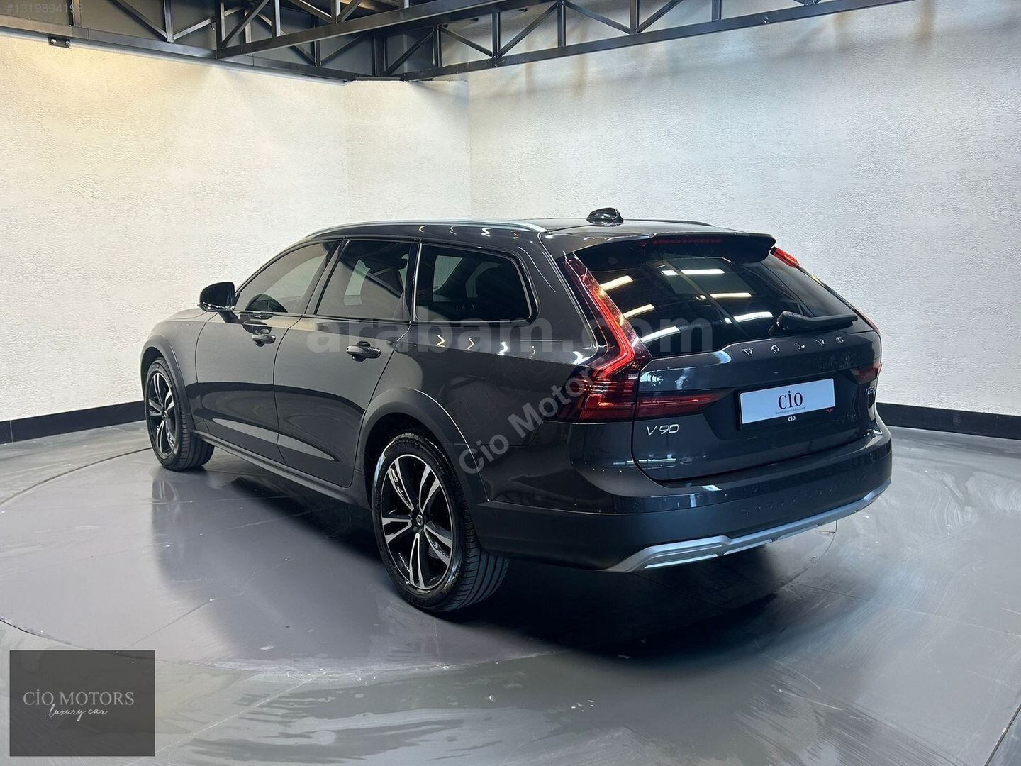 Galeriden Volvo V90 Cross Country 2.0 B5 Plus Bright 2020 Model İzmir 160.000 km Gri 4