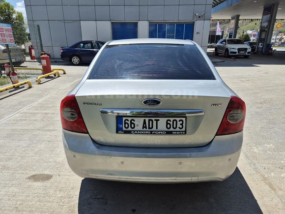 Doktor Sahibinden Ford Focus 1.6 TDCi Titanium 2009 Model  295.000 km Gri (titanyum)