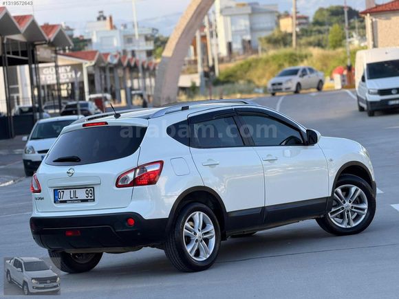 HATASIZ BOYASIZ CAM TAVANLI 82 BİN KM DE NISSAN