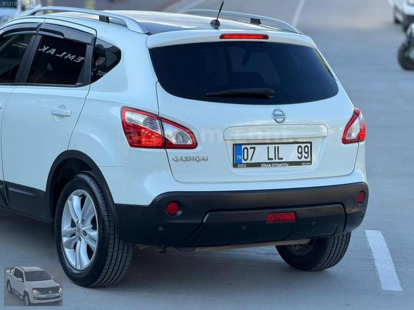 HATASIZ BOYASIZ CAM TAVANLI 82 BİN KM DE NISSAN