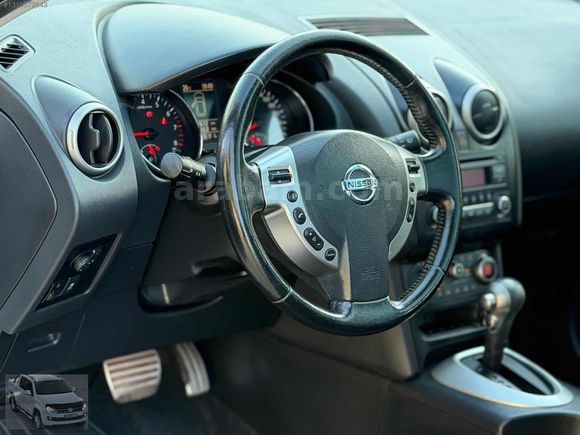HATASIZ BOYASIZ CAM TAVANLI 82 BİN KM DE NISSAN