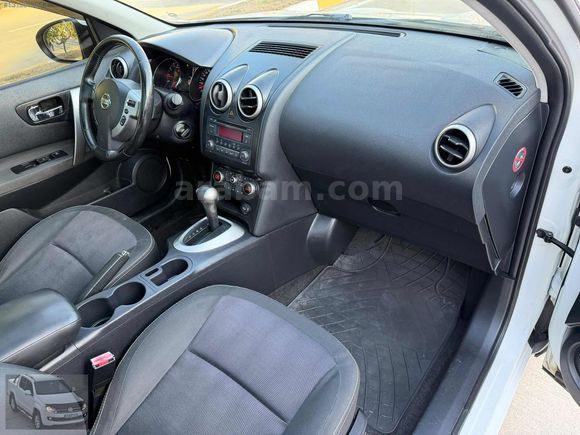 HATASIZ BOYASIZ CAM TAVANLI 82 BİN KM DE NISSAN