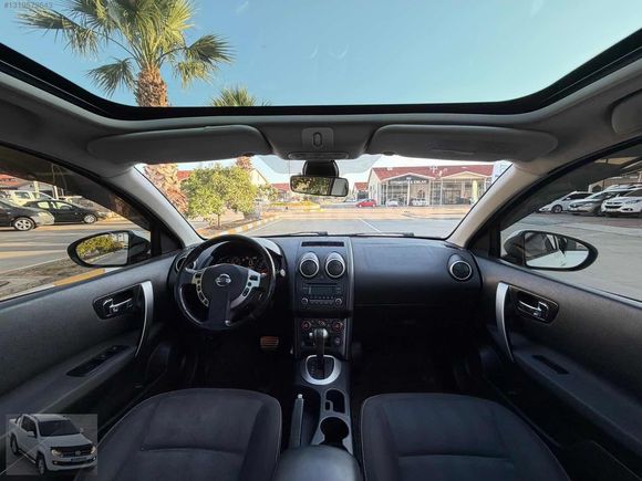 HATASIZ BOYASIZ CAM TAVANLI 82 BİN KM DE NISSAN