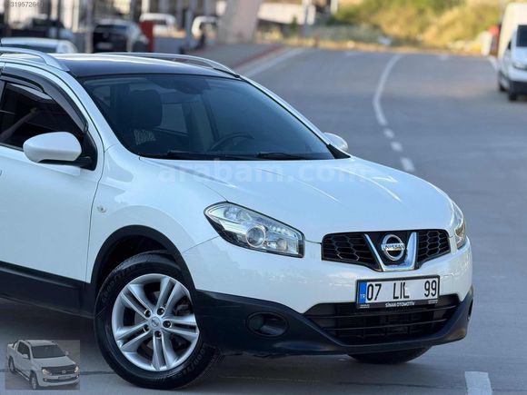 HATASIZ BOYASIZ CAM TAVANLI 82 BİN KM DE NISSAN