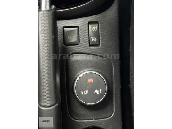 2015 MODEL 1.5dCİ OUTDOOR ÇİFT RENK OTOMATİK VİTES 145 KM CAPTUR