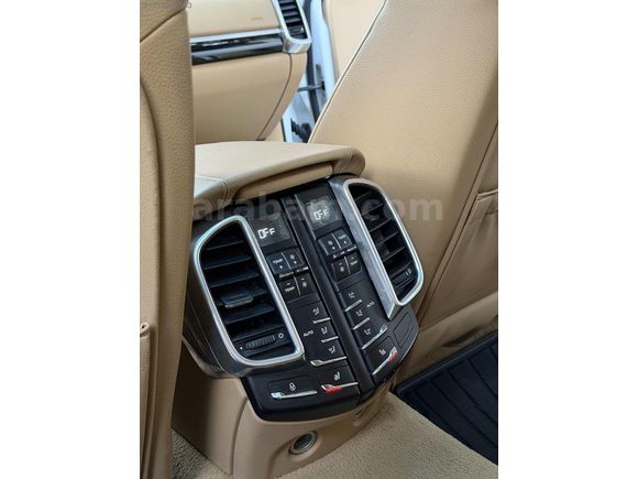 CHİLA | 2013 MODEL CAYENNE 3.0 DİESEL CAM TAVAN HATASIZ BOYASIZ