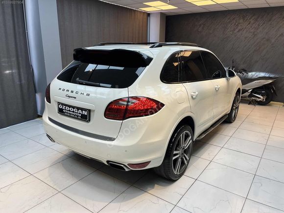 ÖZDOĞAN'dan PORSCHE CAYENNE 3.0 DİESEL BAYİ ÇIKIŞLI