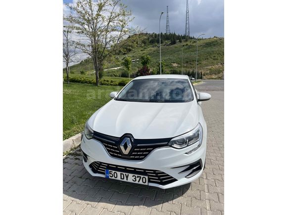 Sahibinden Renault Megane 1.3 TCe Joy Comfort 2021 Model  76.000 km Beyaz