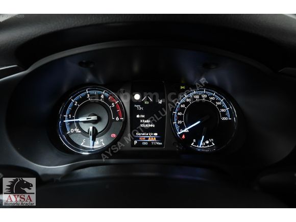 AYSA OTO'DAN 2025 MODEL HATASIZ TOYOTA HİLUX İNVİNCİBLE 2.4 4X4