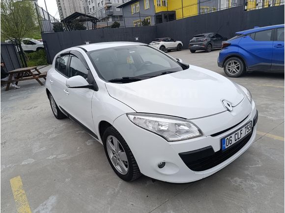 Sahibinden Renault Megane 1.6 Expression 2012 Model  130.000 km Beyaz