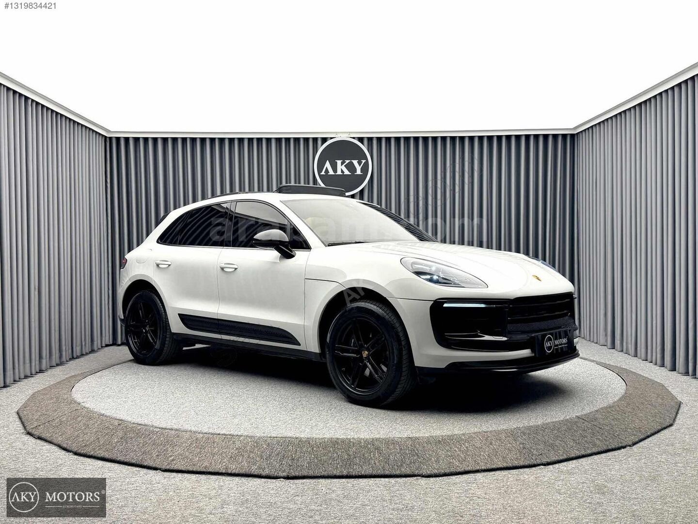 Galeriden Porsche Macan 2.0 2023 Model İzmir 44.000 km Beyaz 4