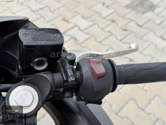 DURAN AUTO'DAN HASAR KAYITSIZ DÜŞÜK KM YAMAHA YZF R25