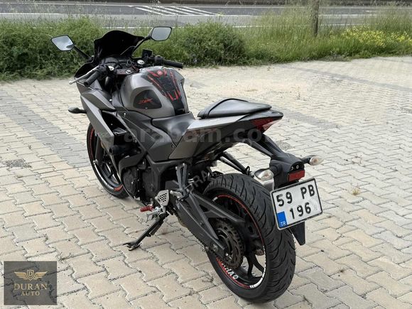 DURAN AUTO'DAN HASAR KAYITSIZ DÜŞÜK KM YAMAHA YZF R25