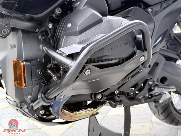 GKN MOTOR'DAN 2024 BMW R1300 GS TRIPLE BLACK TAKAS+ 12 TAKSİT