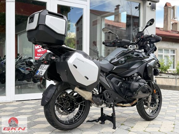 GKN MOTOR'DAN 2024 BMW R1300 GS TRIPLE BLACK TAKAS+ 12 TAKSİT