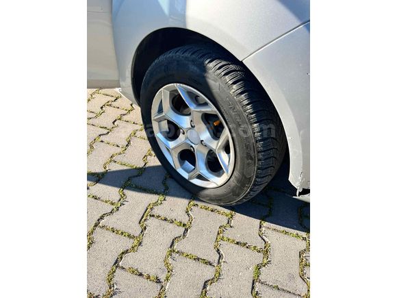 Sahibinden Ford Fiesta 1.4 TDCi Trend 2012 Model  220.710 km Gri