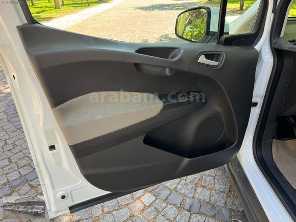 ŞENTÜRK'TEN 2023 OTOMOBİL COURİER TİTANİUM CAMLI VAN 30DK KREDİ