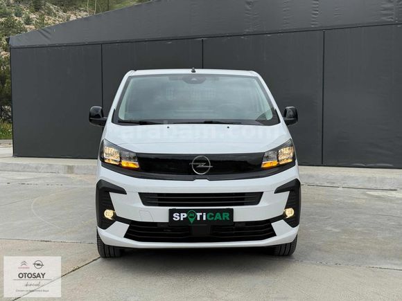 OTOSAY OTOMOTİV| VİVARO 2.0 180HP ULTİMATE XL-OTOMATİK-2.800KM
