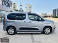 FIRSAT ARACI 2021 COMBO 1.5 130 BG OTOMOTİK CAM TAVANLI