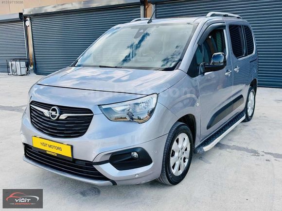 FIRSAT ARACI 2021 COMBO 1.5 130 BG OTOMOTİK CAM TAVANLI