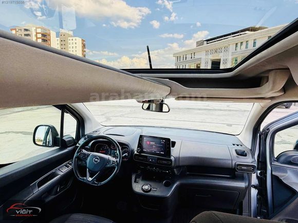 FIRSAT ARACI 2021 COMBO 1.5 130 BG OTOMOTİK CAM TAVANLI