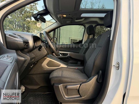 2024 BOYASIZ OPEL COMBO 1.5 D ULTİMATE CAM TAVANLI %20 FATURALI