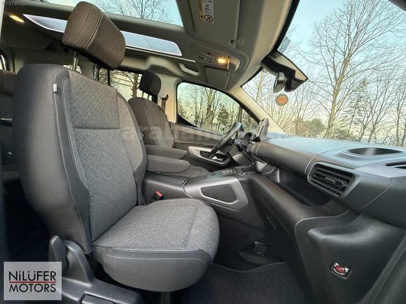 2024 BOYASIZ OPEL COMBO 1.5 D ULTİMATE CAM TAVANLI %20 FATURALI