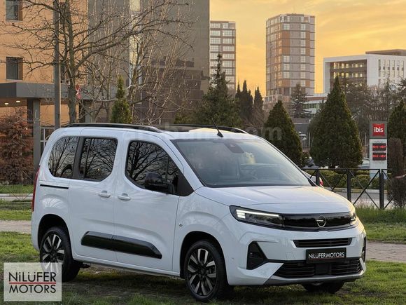 2024 BOYASIZ OPEL COMBO 1.5 D ULTİMATE CAM TAVANLI %20 FATURALI