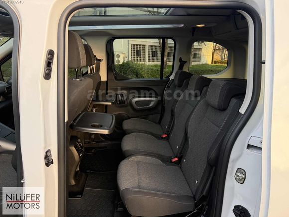 2024 BOYASIZ OPEL COMBO 1.5 D ULTİMATE CAM TAVANLI %20 FATURALI