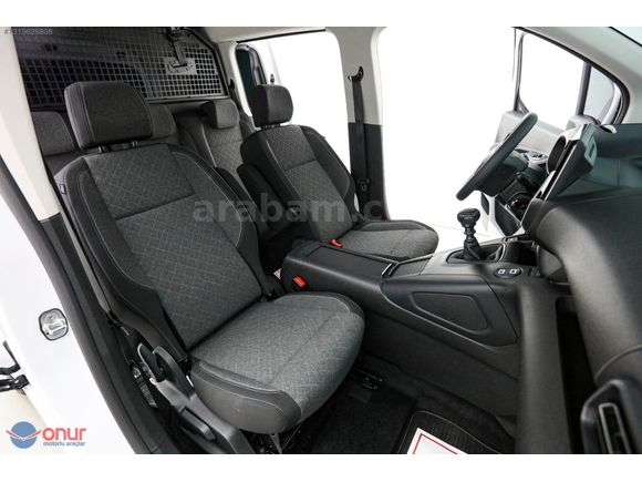 2026 OPEL COMBO 1.5 D ESSENTİAL- ORTA KONSOL -MATRİX FAR HATASIZ