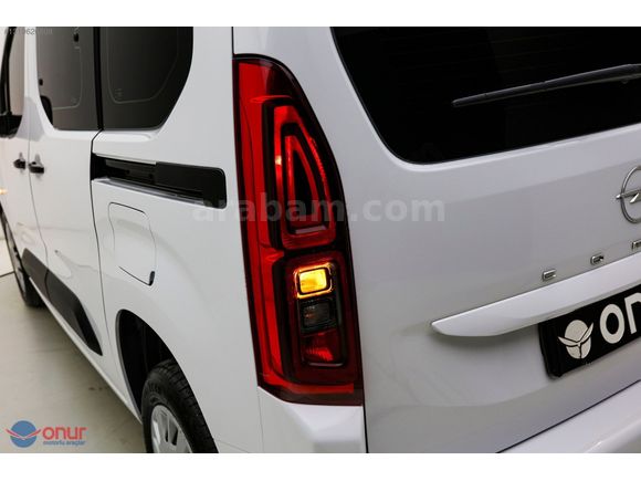 2026 OPEL COMBO 1.5 D ESSENTİAL- ORTA KONSOL -MATRİX FAR HATASIZ