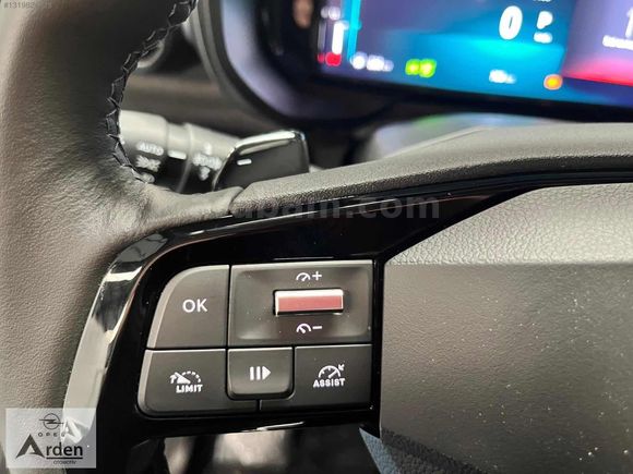 OPEL ARDEN YETKİLİ BAYİDEN HATASIZ DÜŞÜK KM ULTİMATE CAM TAVAN!!