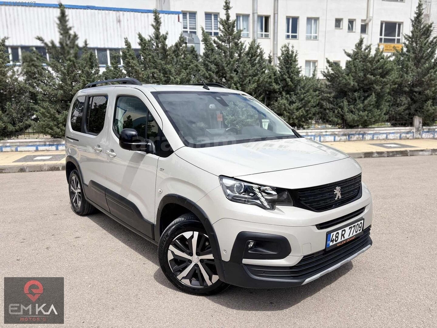 EMKA MOTORSDAN HATASIZ BOYASIZ TRAMERSİZ LANSMAN RENK 2