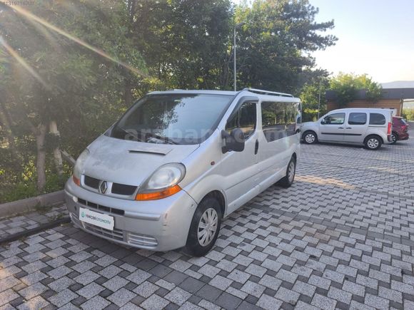 UZUN Şasi TRAFİC 2 KİLMALİ ÖZEL ARKA Bölmeli