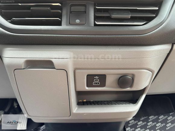 2025 FORD TOURNEO CUSTOM 2.0 ECOBLUE 320 L UZUN TİTANİUM PLUS