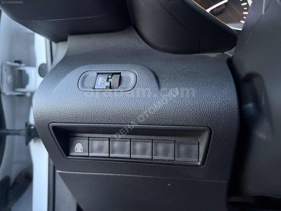 DEHA'DAN CAM TAVAN 2021 TOYOTA PROACE CİTY 1.5 D FLAME X-PACK