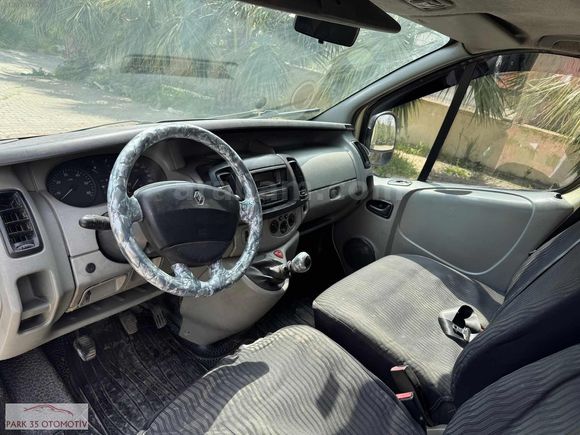 PARK35'DEN 2005 RENAULT TRAFIC KLİMALI PANELVAN FULL BAKIMLI