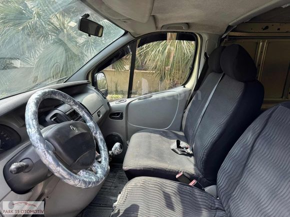PARK35'DEN 2005 RENAULT TRAFIC KLİMALI PANELVAN FULL BAKIMLI