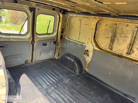 PARK35'DEN 2005 RENAULT TRAFIC KLİMALI PANELVAN FULL BAKIMLI