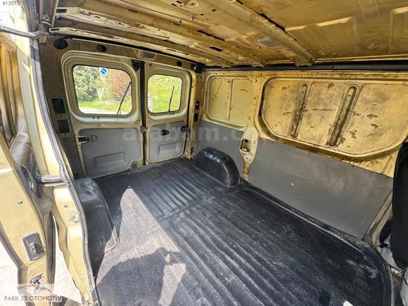 PARK35'DEN 2005 RENAULT TRAFIC KLİMALI PANELVAN FULL BAKIMLI