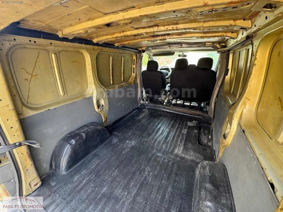 PARK35'DEN 2005 RENAULT TRAFIC KLİMALI PANELVAN FULL BAKIMLI
