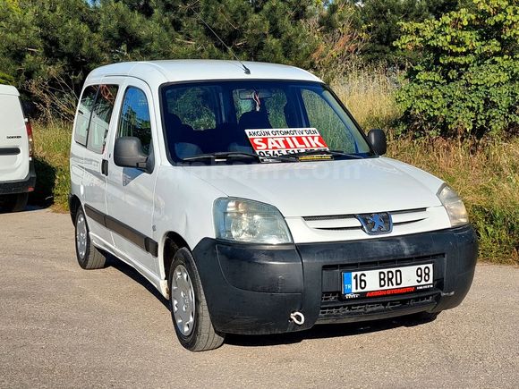 AKGÜN OTOMOTİVDEN 2006 MDL ORJİNAL DEĞİŞENSİZ HASAR KAYITSIZ KLM