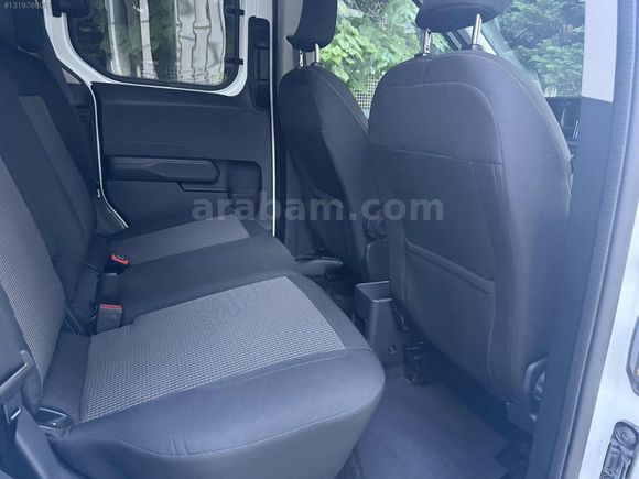 ÖZCAR'dan HATASIZ COURİER/ 2025 / 12.ooo km / %20 Kdv/ Garantili
