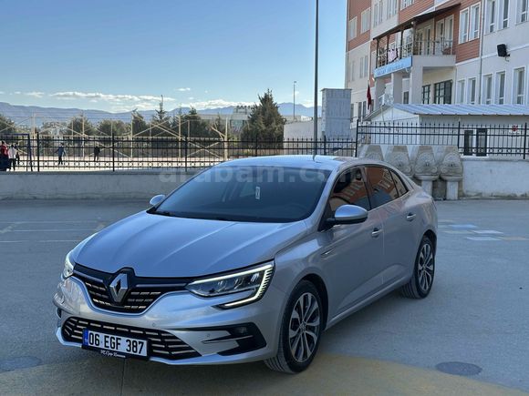 Sahibinden Renault Megane 1.3 TCe Icon 2023 Model 