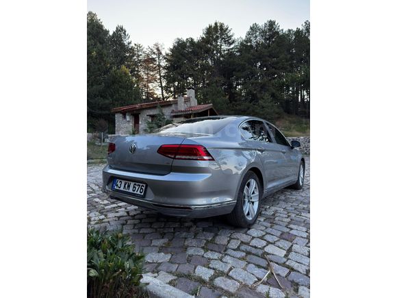 Sahibinden hatasız boyasız panaromik açılır cam tavanlı Volkswagen Passat 1.6 TDi BlueMotion Comfortline 2017 Model Kütahya 32300 km Gri (Gümüş)