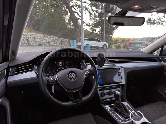 Sahibinden hatasız boyasız panaromik açılır cam tavanlı Volkswagen Passat 1.6 TDi BlueMotion Comfortline 2017 Model Kütahya 32300 km Gri (Gümüş)